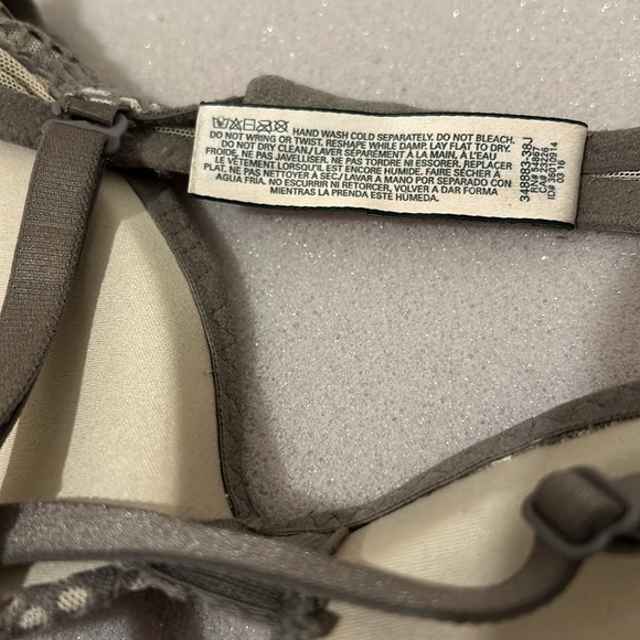 Victoria’s Secret Bra - Picture 5 of 6